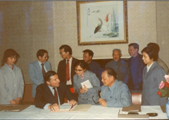 1982年，金年会金字招牌外贸与百时美施贵宝公司合资建立中美上海施贵宝制药有限公司，中美上海施贵宝是中国第一家中美合资制药公司。